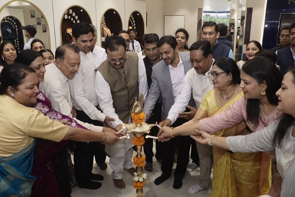 कटनी में किसना के नए एक्सक्लूसिव शोरूम का शुभारंभ