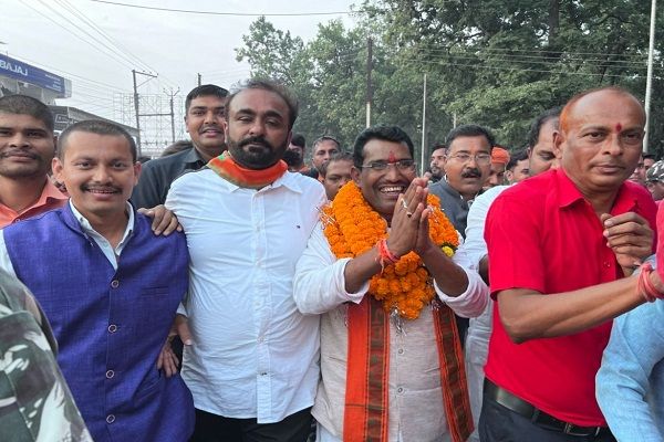  राजिम में भाजपा में खुशी लहर, जगह जगह रोहित का स्वागत