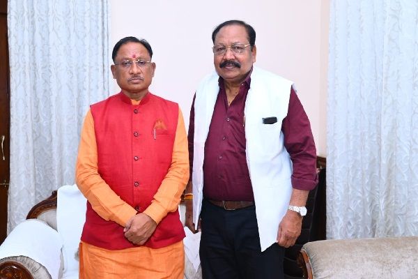  सांसद श्री मोहन मंडावी ने मुख्यमंत्री को दी नववर्ष की शुभकामनाएं