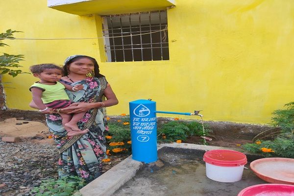 विशेष लेख : कमार बस्ती के दिन अब बहुरने लगे