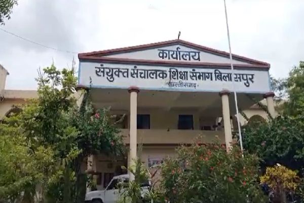 डीएमएफ फंड से जुड़ा मामला चार डीईओ को शिक्षा विभाग ने भेजा नोटिस, तीन दिन के भीतर माँगा जवाब 