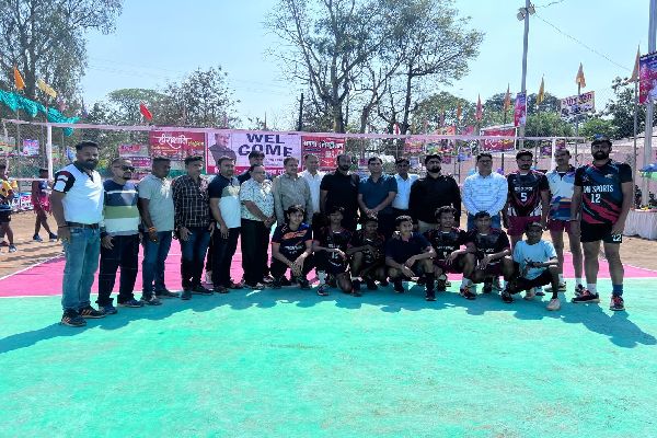  कान्हा कल्ब के तत्वाधान में दो दिवसीय राज्य स्तरीय वॉलीबाल प्रतियोगिता के पहले दिन गरियाबंद और भिलाई ने जीता अपना पहला मैच