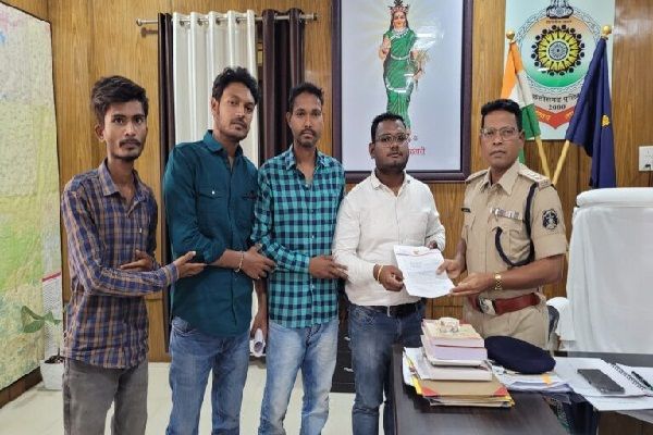 दल्ली राजहरा में अवैध शराब, सट्टा एवं नशीली दवाइयां के कारोबार पर अंकुश लगाने पुलिस अधीक्षक को आवेदन