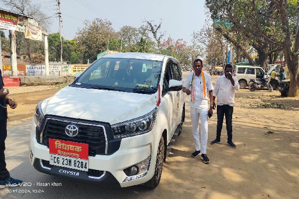 प्रशासन से नाराज बिन्द्रानवागढ़ के कांग्रेस विधायक जनक ध्रुव सुरक्षा व्यवस्था छोड़कर नक्सल प्रभावित क्षेत्र के दौरे पर निकले ,मचा हडकम्प