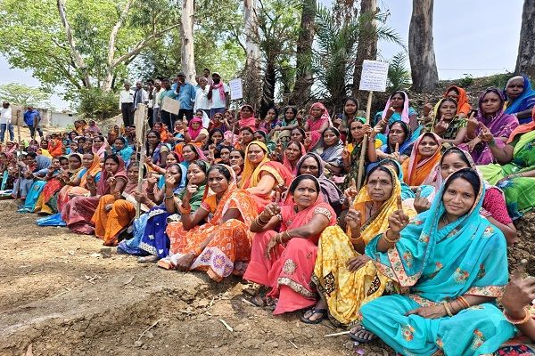  जिले में शत प्रतिशत मतदान सुनिश्चित करने 60 हजार से अधिक श्रमिकों ने ली बिना किसी प्रलोभन केे अपने मताधिकार प्रयोग करने की शपथ