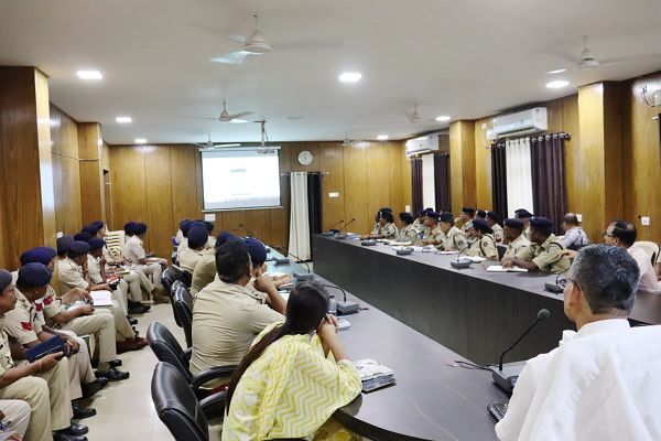 नवीन कानून के बारे में दिया गया विवेचको को प्रशिक्षण