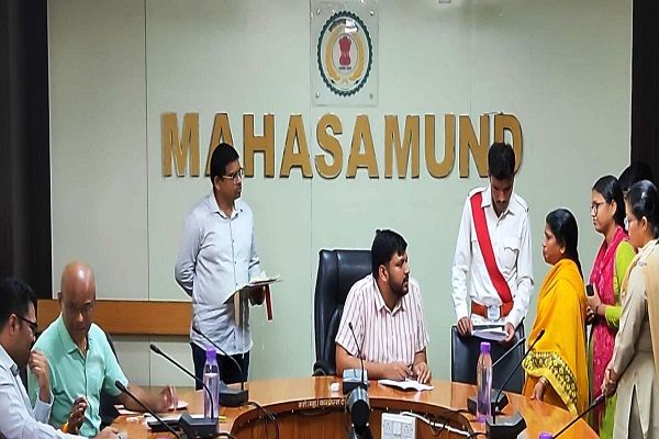 संबंधित अधिकारियों को समय-सीमा में समस्याओं का निराकरण के दिए निर्देश