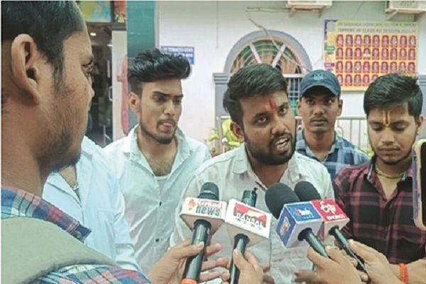 शंकरा विद्यालय सेक्टर-10 पर कलेक्टर से कार्यवाही की मांग