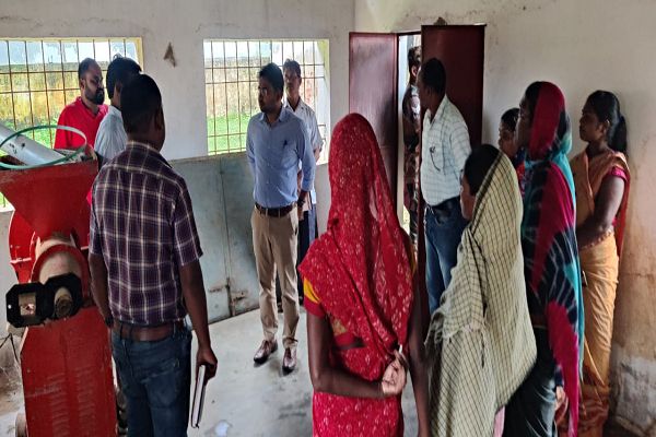 जिपं सीईओ ने किया स्वच्छ भारत मिशन ग्रामीण के तरह चल रहे कार्यों का निरीक्षण