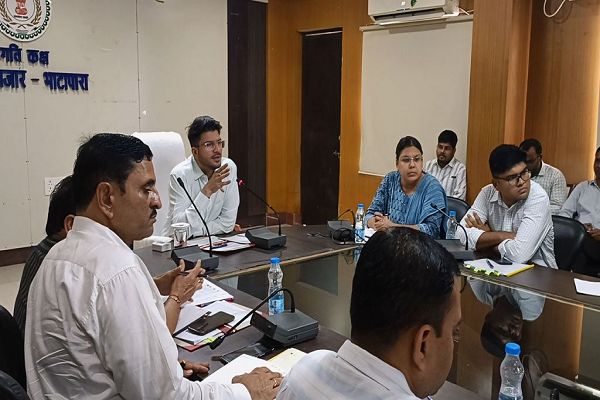 मुख्यमंत्री जनदर्शन के आवेदनों का सर्वोच्च प्राथमिकता से निराकरण करें : कलेक्टर