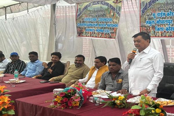 शिक्षा की दिशा में किए जा रहे प्रयासों से बालिकाओं को लाभ के साथ-साथ आत्मविश्वास भी बढ़ा : उद्योग मंत्री श्री देवांगन