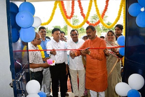 कलेक्टर एवं वरिष्ठ जनप्रतिनिधियों ने किया प्लास्टिक वेस्ट मैनेजमेंट यूनिट का शुभारंभ