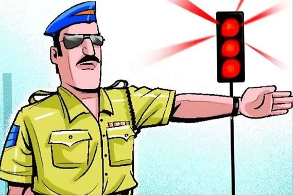 पुलिस का वन-वे नियम लोगों के लिए बना परेशानी का सबब
