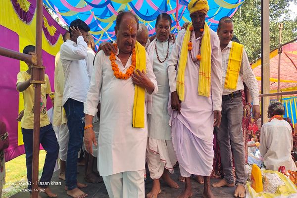 आदिवासी समाज संगठित रहते हुए हमेशा क्षेत्र मे भाईचारा बढ़ाने का कार्य किया- ओंकार शाह  गौरघाट मे महाराजा खोरा देवान की मूर्ति का अनावरण धूमधाम के साथ किया गया हजारों की संख्या मे क्षेत्रभर के लोग हुए शामिल