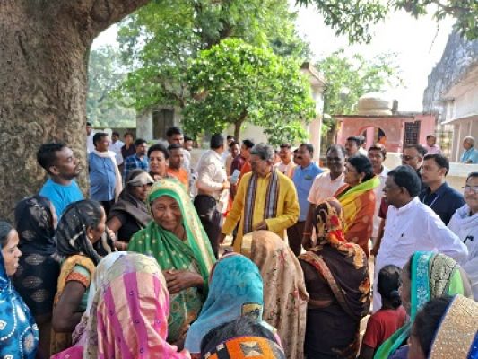 महंत दंपत्ति ने देवी मन्दिरों में की पूजा-अर्चना