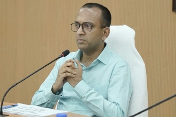 सिटी मजिस्ट्रेट पुलिस के साथ समन्वय बनाकर जिले में लॉ एण्ड ऑर्डर को बनाए रखें : कलेक्टर