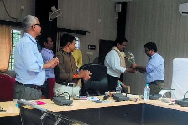 राजस्व अधिकारियों को राजस्व संबंधी कार्यों की जानकारी प्रदान करने किया गया कार्यशाला का आयोजन