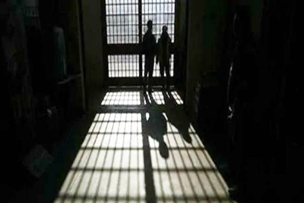 सेंट्रल जेल में दशहरा के दिन एक बंदी ने दूसरे बंदी पर धारदार हथियार से किया हमला