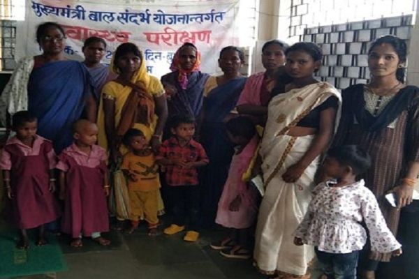 मुख्यमंत्री बाल सन्दर्भ शिविर लगाकर बच्चों का किया जा रहा स्वास्थ्य परीक्षण