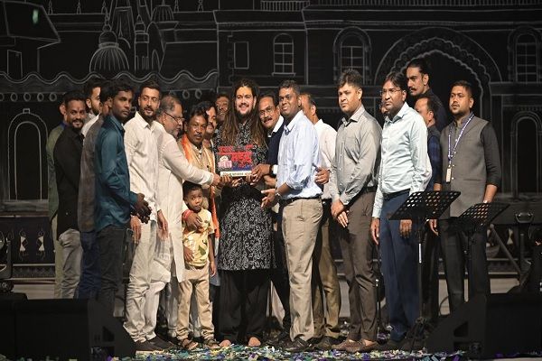 बस्तर मड़ई और क्षेत्रीय सरस मेला में भव्य सांस्कृतिक कार्यक्रम का आयोजन