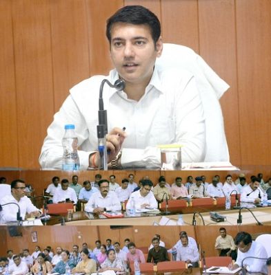 कलेक्टर ने ली साप्ताहिक समय सीमा की बैठक