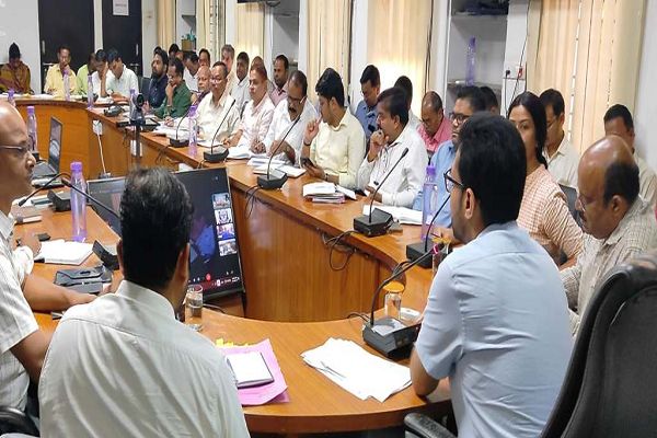 कलेक्टर ने ली जिला स्तरीय टास्क फोर्स की बैठक