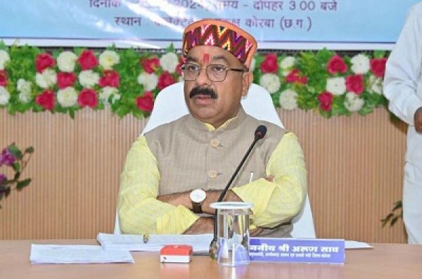 अधिकारी कर्मचारी अपनी कार्यप्रणाली को अद्यतन करें, नई ऊर्जा व सोच के साथ जिले के विकास हेतु तत्परता से करें काम : उपमुख्यमंत्री