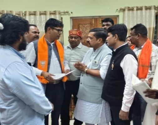 *शैलेन्द्र सिंह ने वित्त  मंत्री ओपी चौधरी से किरंदुल एवं बचेली से  रेफर प्राइवेट पेशेंट के लिए  एंबुलेंस सुविधा की किया  मांग।*  