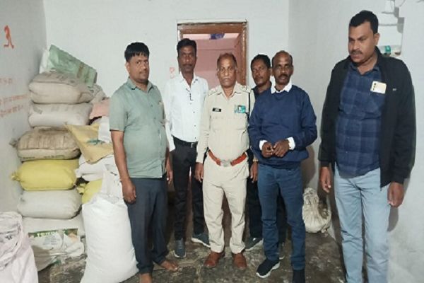 मंडी सचिव ने 61 क्विंटल अवैध धान जप्त किया