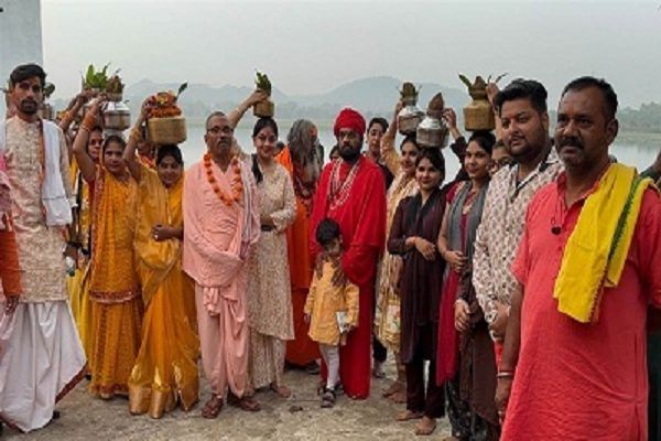 भैरव बाबा जयंती पर मंदिर से निकाली गई कलशयात्रा