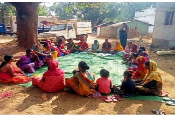 वनोपज संग्रहण व प्रसंस्करण से सक्षम बन रही मटनार की दीदियां