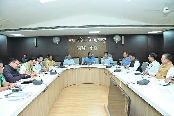  सफाई, पेयजल, सड़क बत्ती के कार्यों को प्राथमिकता दें : अबिनाश मिश्रा