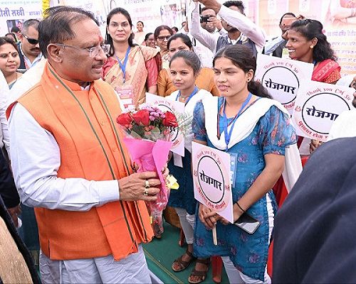 अनुकंपा एवं आंगनबाड़ी नियुक्ति पाने वालों ने कहा थैंक्यू सीएम सर...