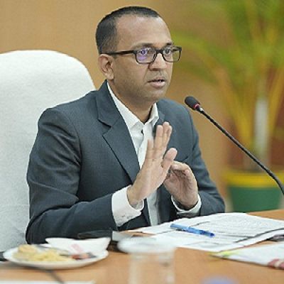 धान उपार्जन केंद्रों में धान की अवैध आवक की सतत निगरानी करेंः कलेक्टर