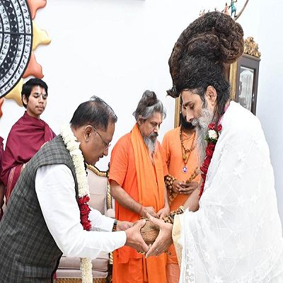 मुख्यमंत्री से सद्गुरु ऋतेश्वर महाराज ने की मुलाकात