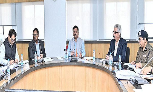 एनडीपीएस एक्ट के तहत जारी एसओपी का पालन सख्ती से करें अधिकारी : विजय शर्मा