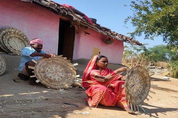 महतारी वंदन योजना से बांसशिल्प को नया आयाम