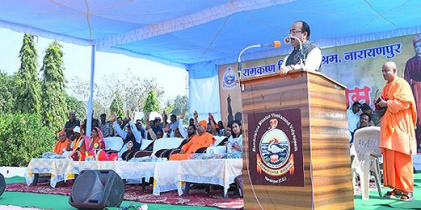 विवेकानंद आश्रम में पढ़ने वाले युवा समाज के विकास में योगदान दें : अरुण साव