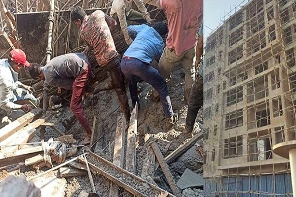 रायपुर में छत गिरने से हुई थी दो मजदूरों की मौत, बिल्डर पर अब तक दर्ज नहीं हुआ केस