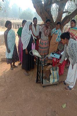 कलेक्टर की पहल से रनई बसाहट के ग्रामीणों को बसाहट में मिलने लगी है राशन सम्रागी