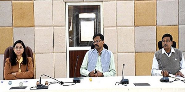 कलेक्टर ने की गणतंत्र दिवस समारोह की तैयारियों की समीक्षा