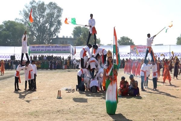 गणतंत्र दिवस पर बच्चों ने दी मनमोहक प्रस्तुतियां