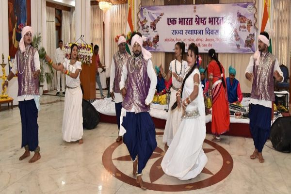  राजभवन में मनाया गया 6 राज्यों व केन्द्र शासित प्रदेश का स्थापना दिवस