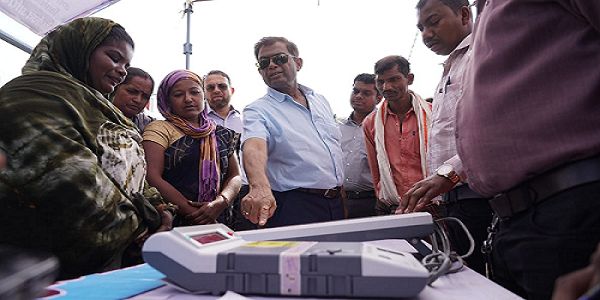 निर्वाचन आयुक्त ने किया ईवीएम के लाइव डेमो का अवलोकन