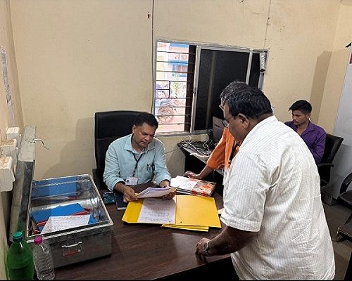 व्यय प्रेक्षक ने अभ्यर्थियों द्वारा प्रस्तुत लेखाओं का निरीक्षण किया