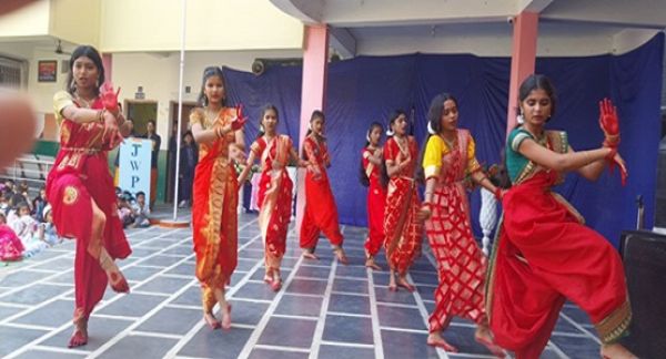 जुपिटर वर्ल्ड पब्लिक हायर सेकेंडरी स्कूल में मना बसंत पंचमी पर्व