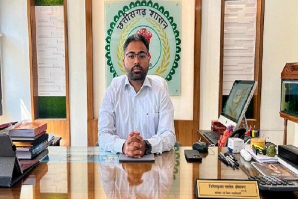 जिला निर्वाचन अधिकारी ने की मतदान करने की अपील