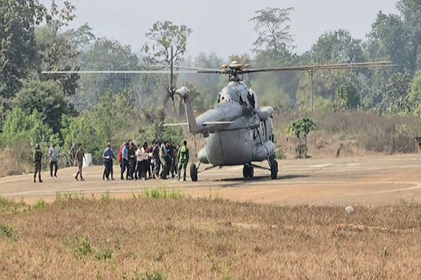 प्रेसर आईईडी विस्फोट की चपेट में आने से सीआरपीएफ का एक जवान गंभीर