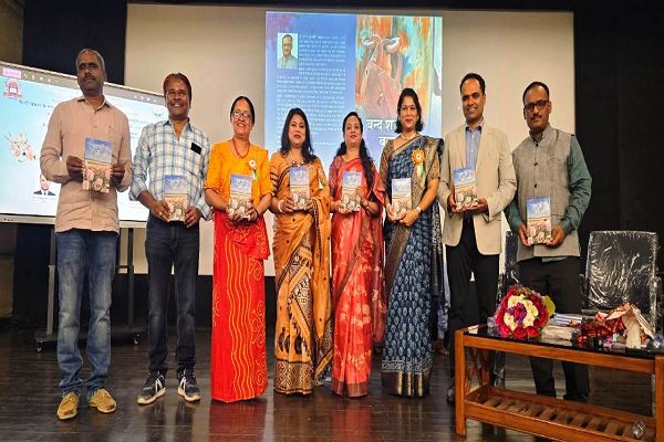 डॉ. रेशमा अंसारी के गजल संग्रह आरजू बस यही का विमोचन