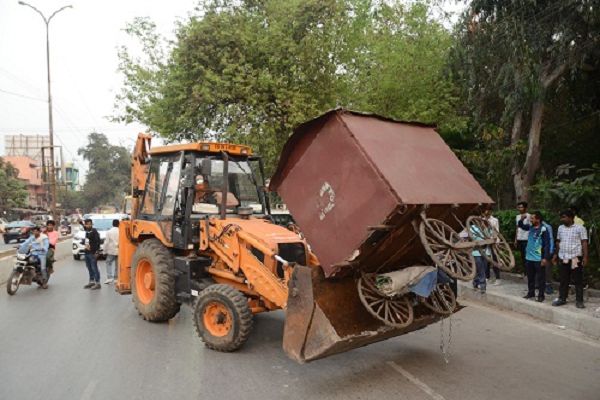 10 से अधिक स्थानों पर हटाए गए अतिक्रमण